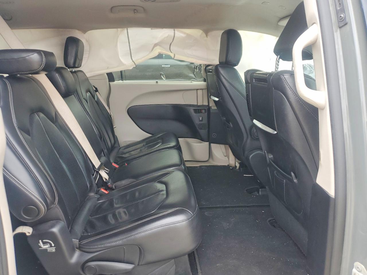 Chrysler Pacifica Touring L