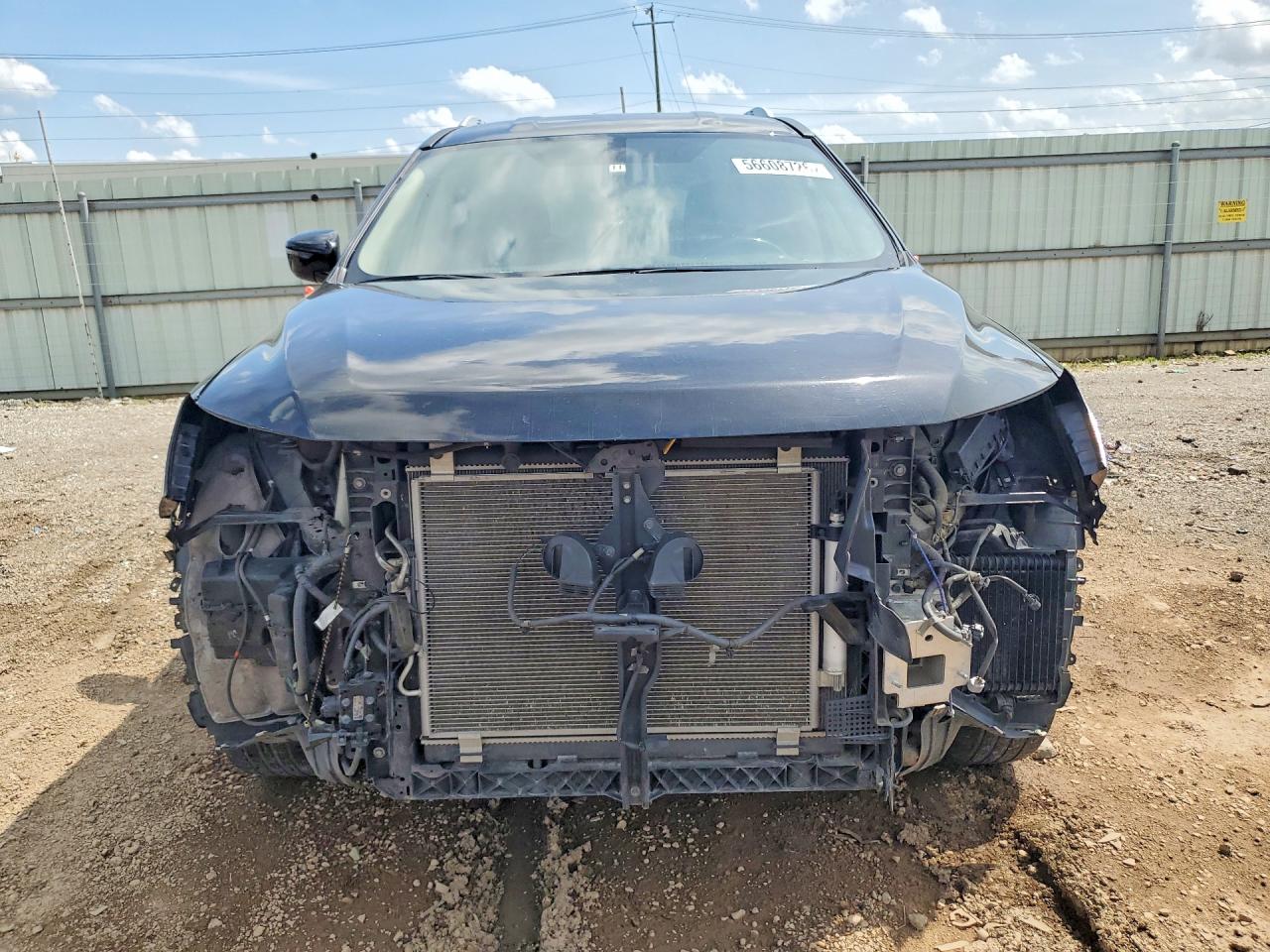 Nissan Pathfinder Sv