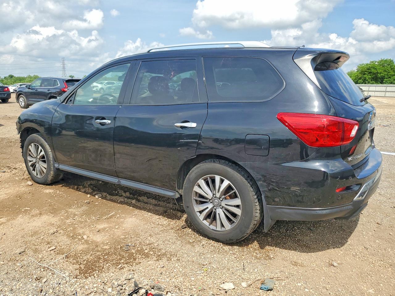 Nissan Pathfinder Sv