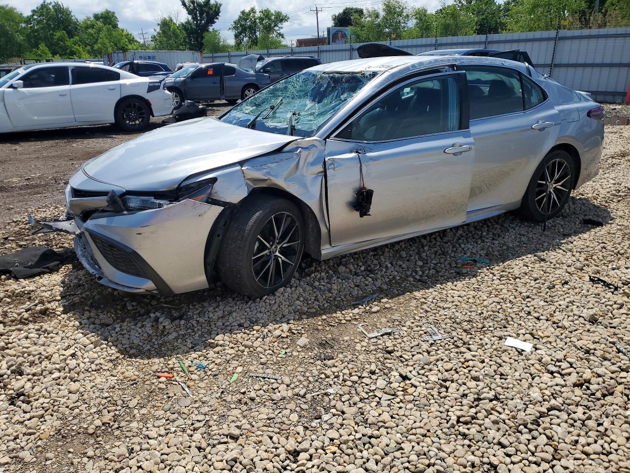 Salvage Toyota Camry Image