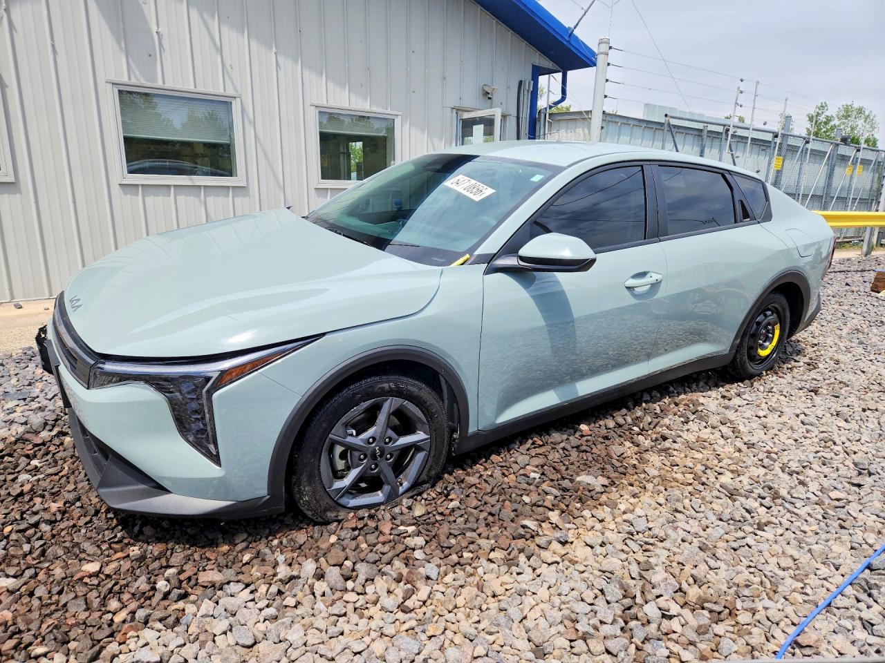 Salvage Kia K4 Image