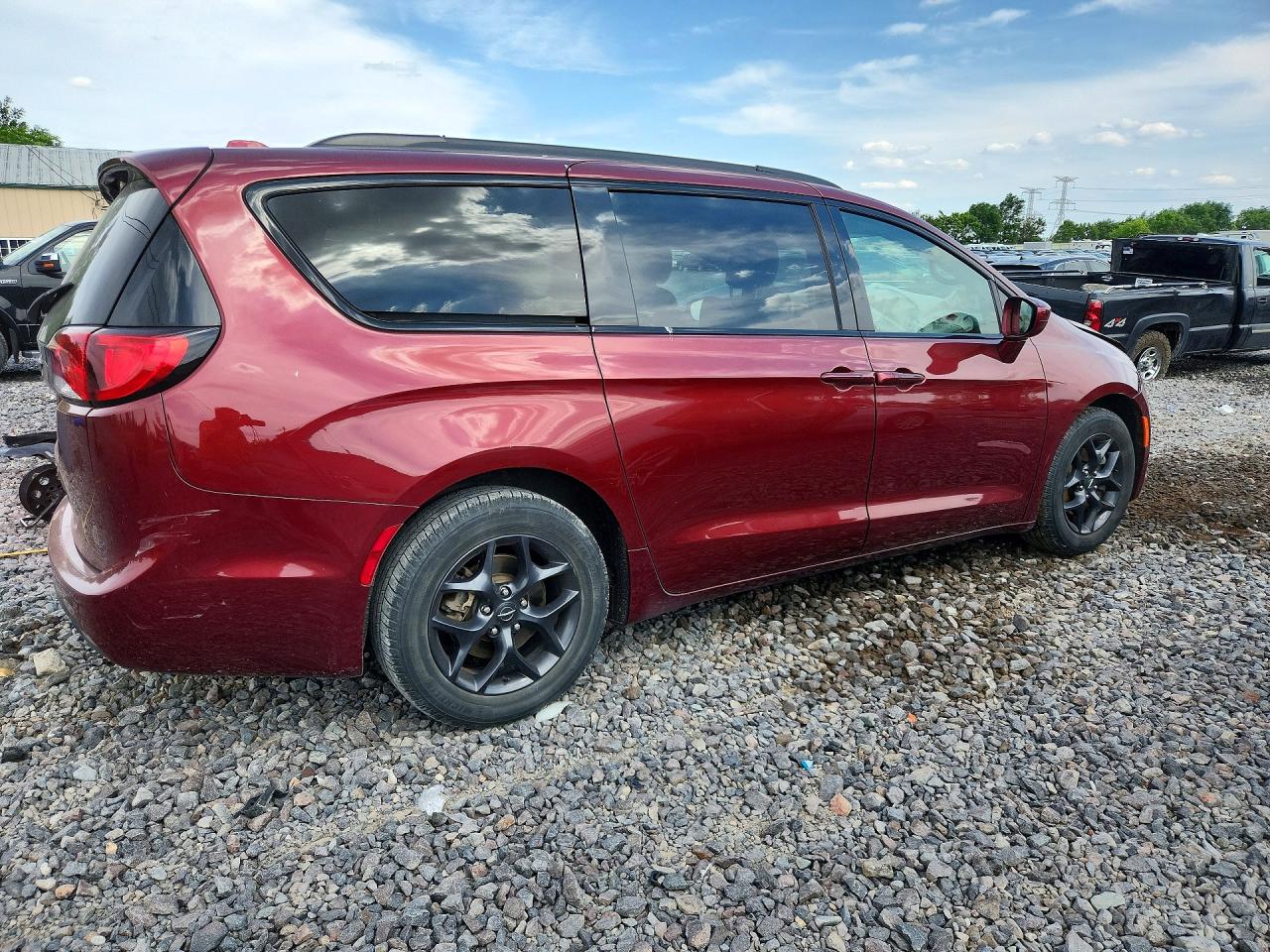 Chrysler Pacifica Touring L