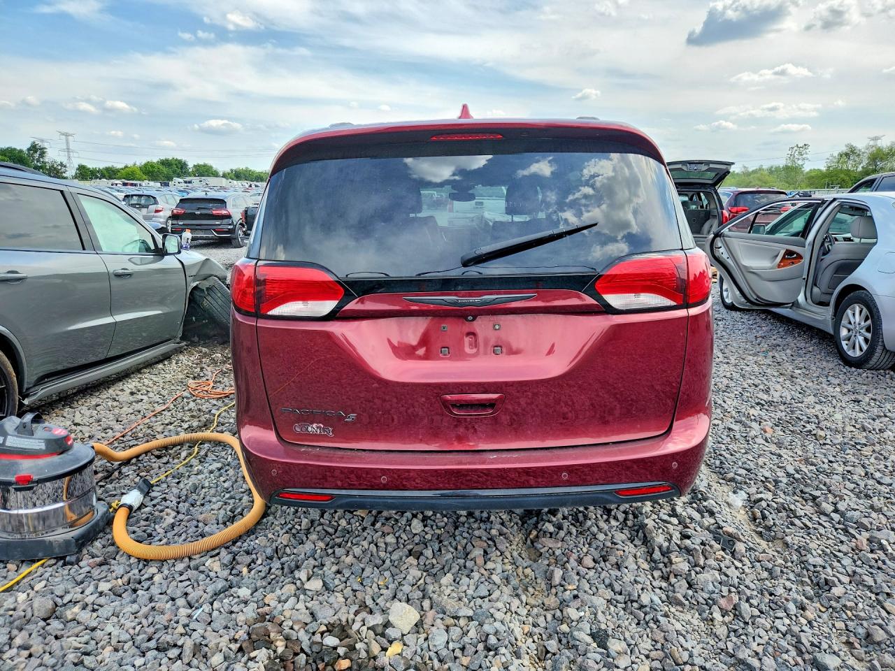 Chrysler Pacifica Touring L