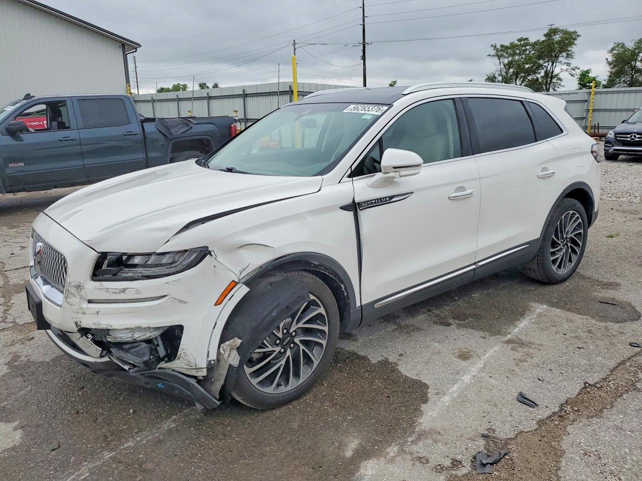 Salvage Lincoln Nautilus Image