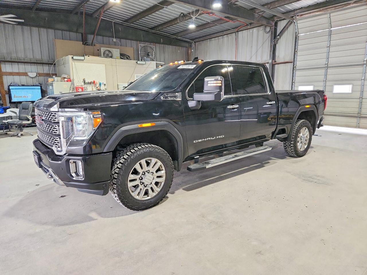 Salvage GMC Sierra Image
