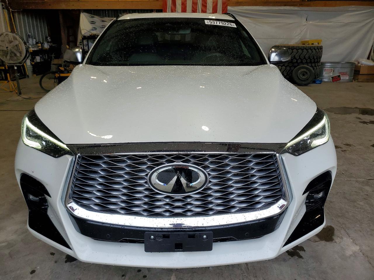 INFINITI Qx Essential