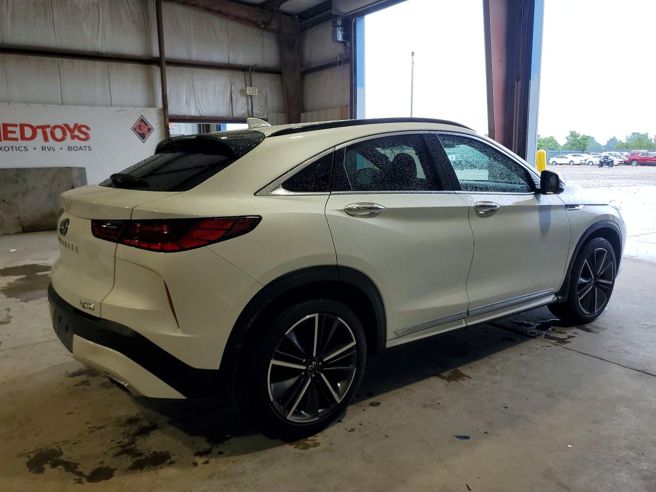 INFINITI Qx Essential