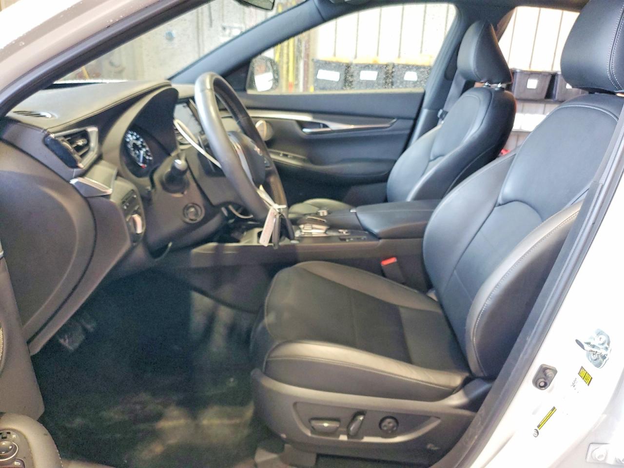 INFINITI Qx Essential