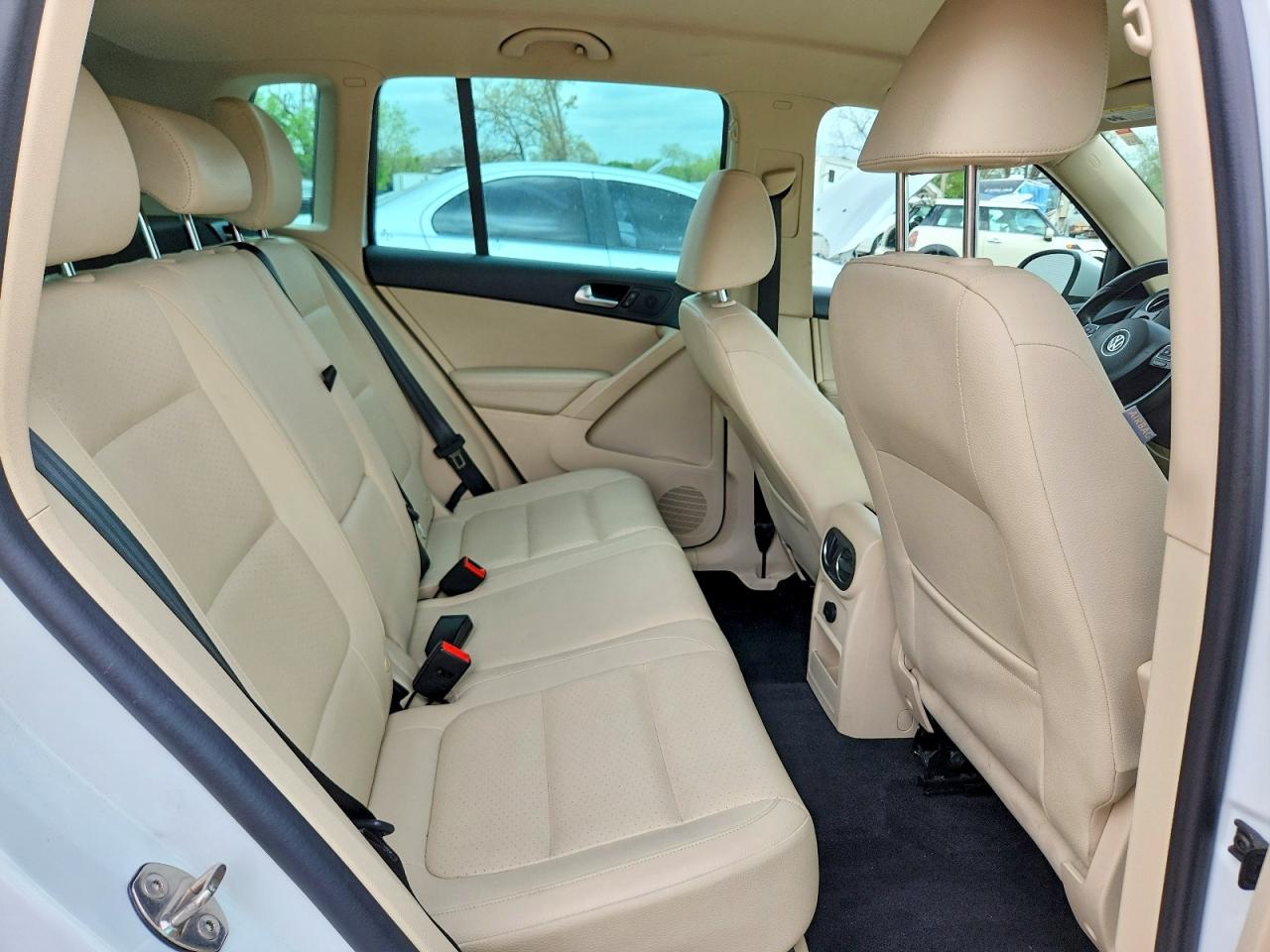 Volkswagen Tiguan S