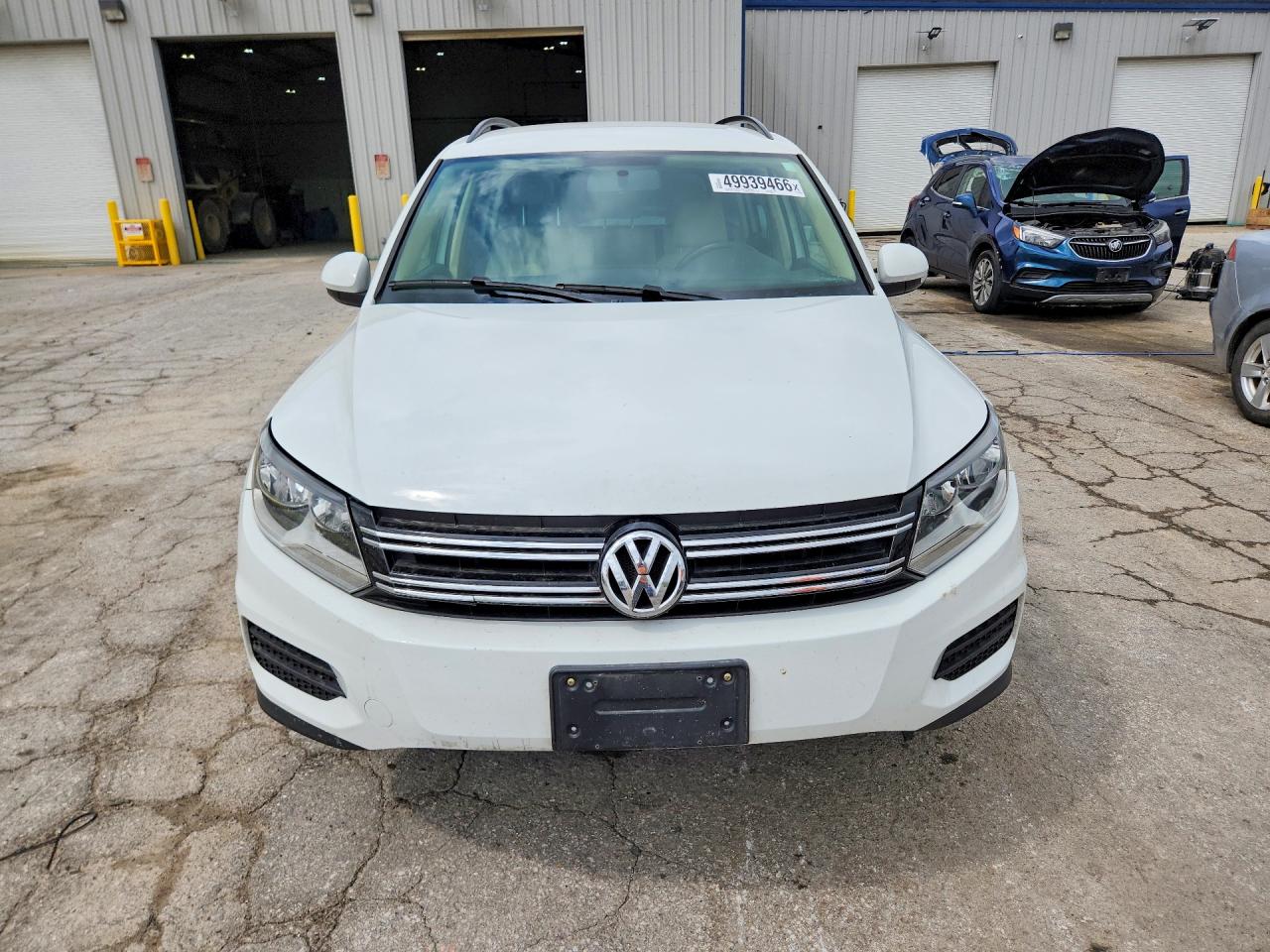Volkswagen Tiguan S