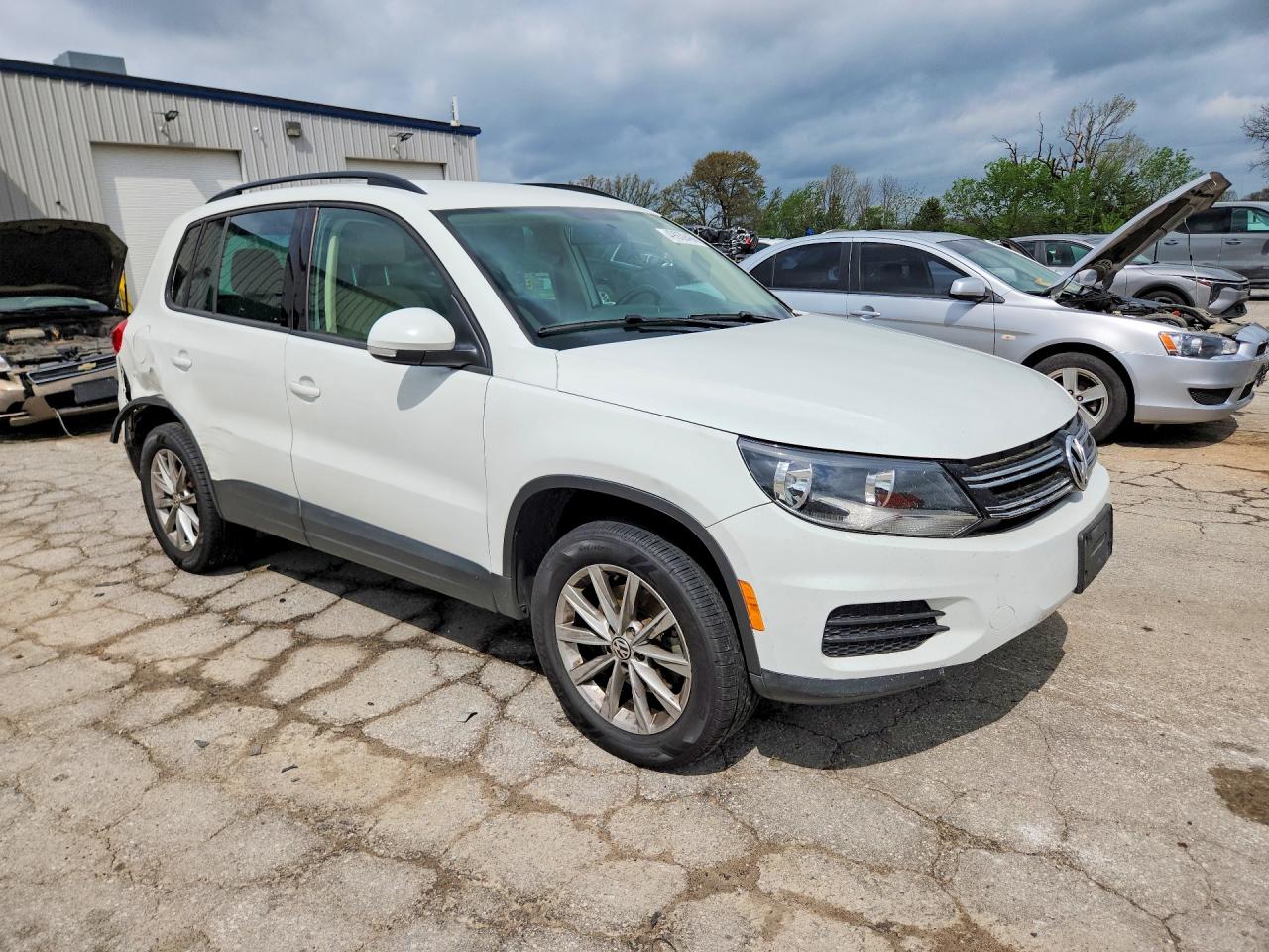 Volkswagen Tiguan S