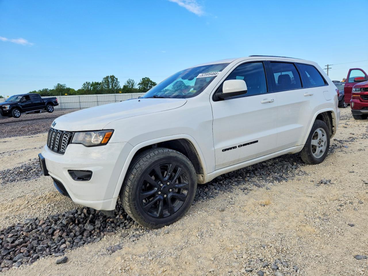 Salvage Jeep Grand Cherokee Image