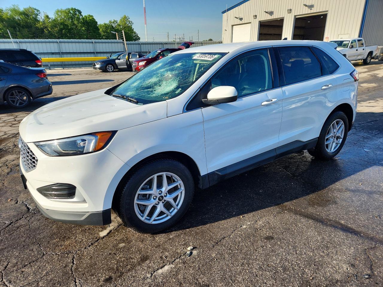 Salvage Ford Edge Image