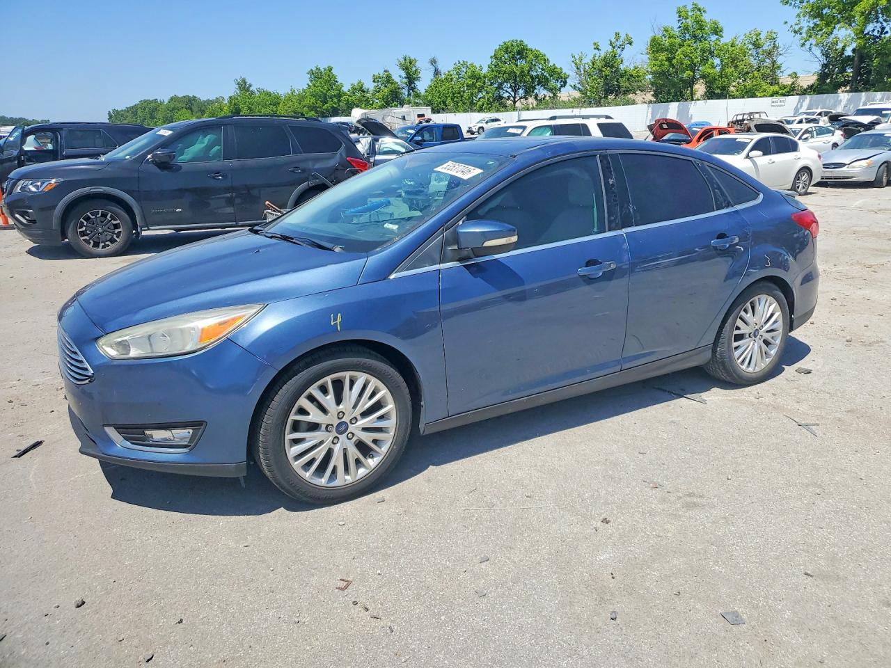 Salvage Ford Focus Image