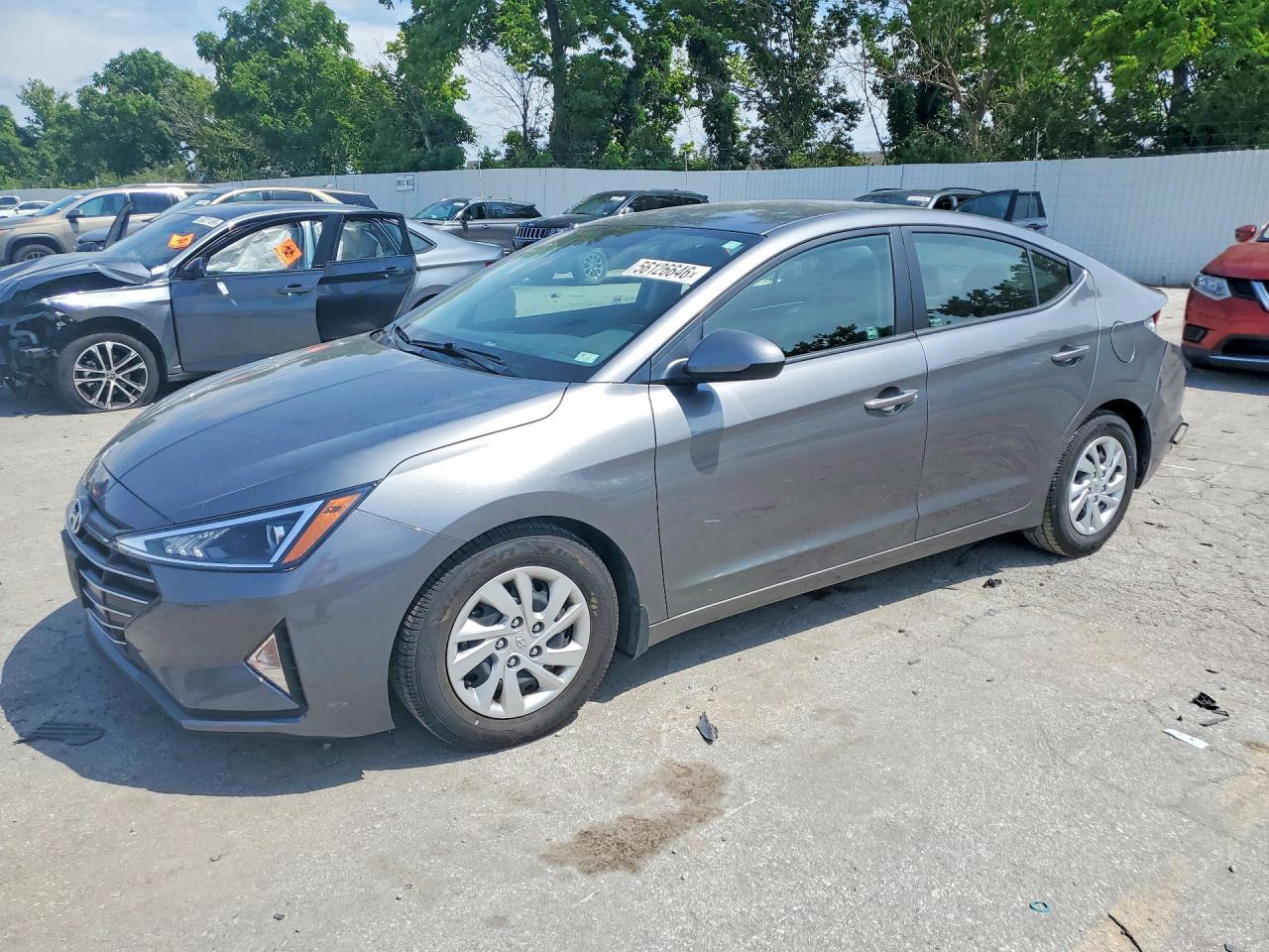 Salvage Hyundai ELANTRA Image