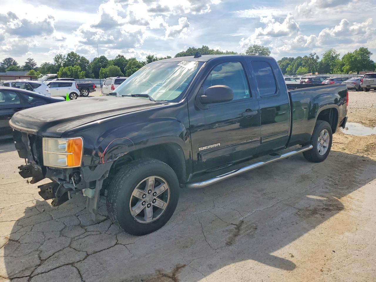 Salvage GMC Sierra Image