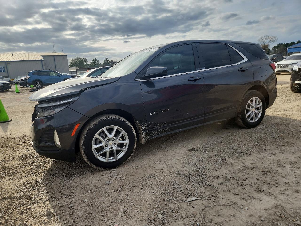 Salvage Chevrolet Equinox Image