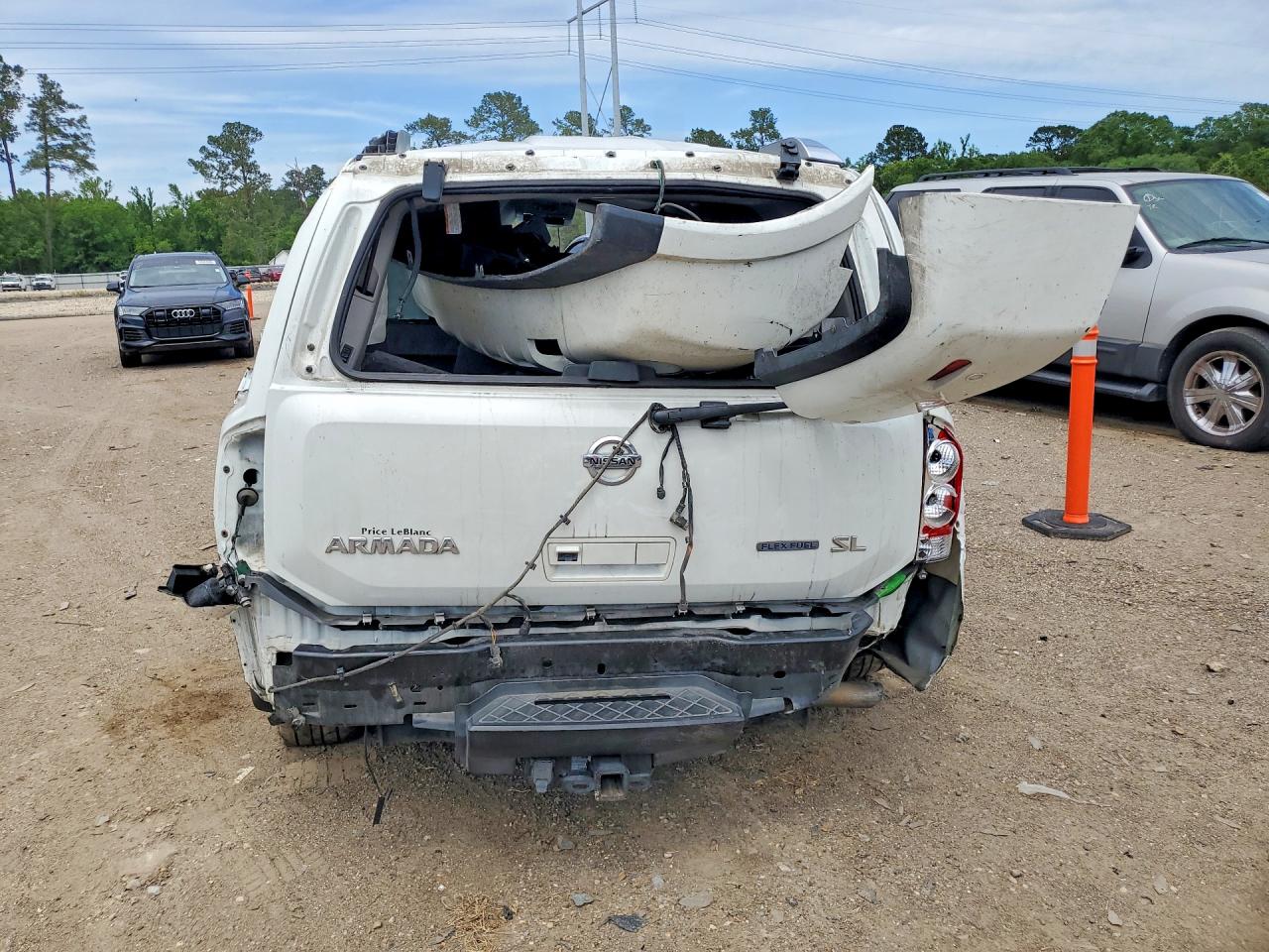 Nissan Armada Sl