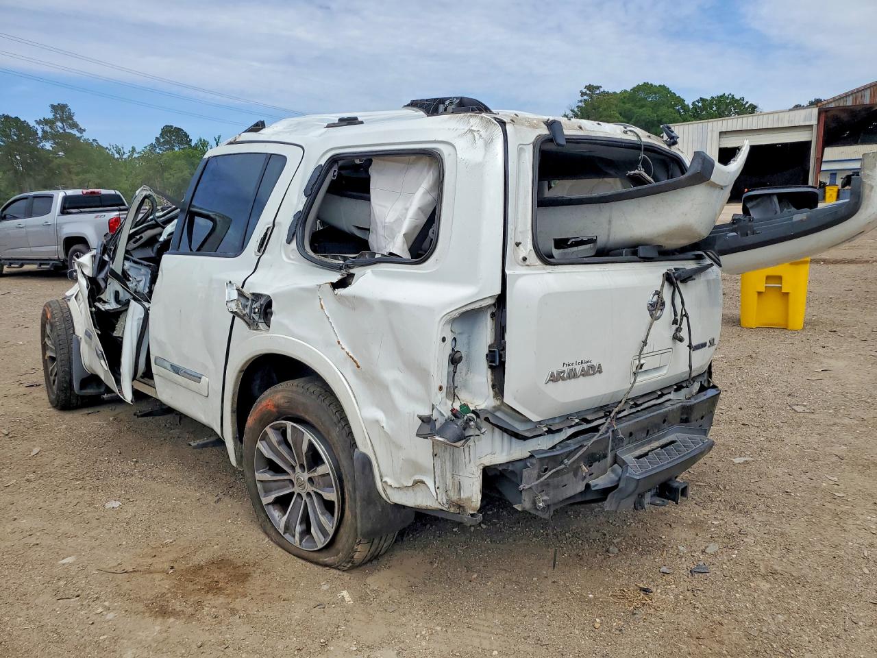 Nissan Armada Sl