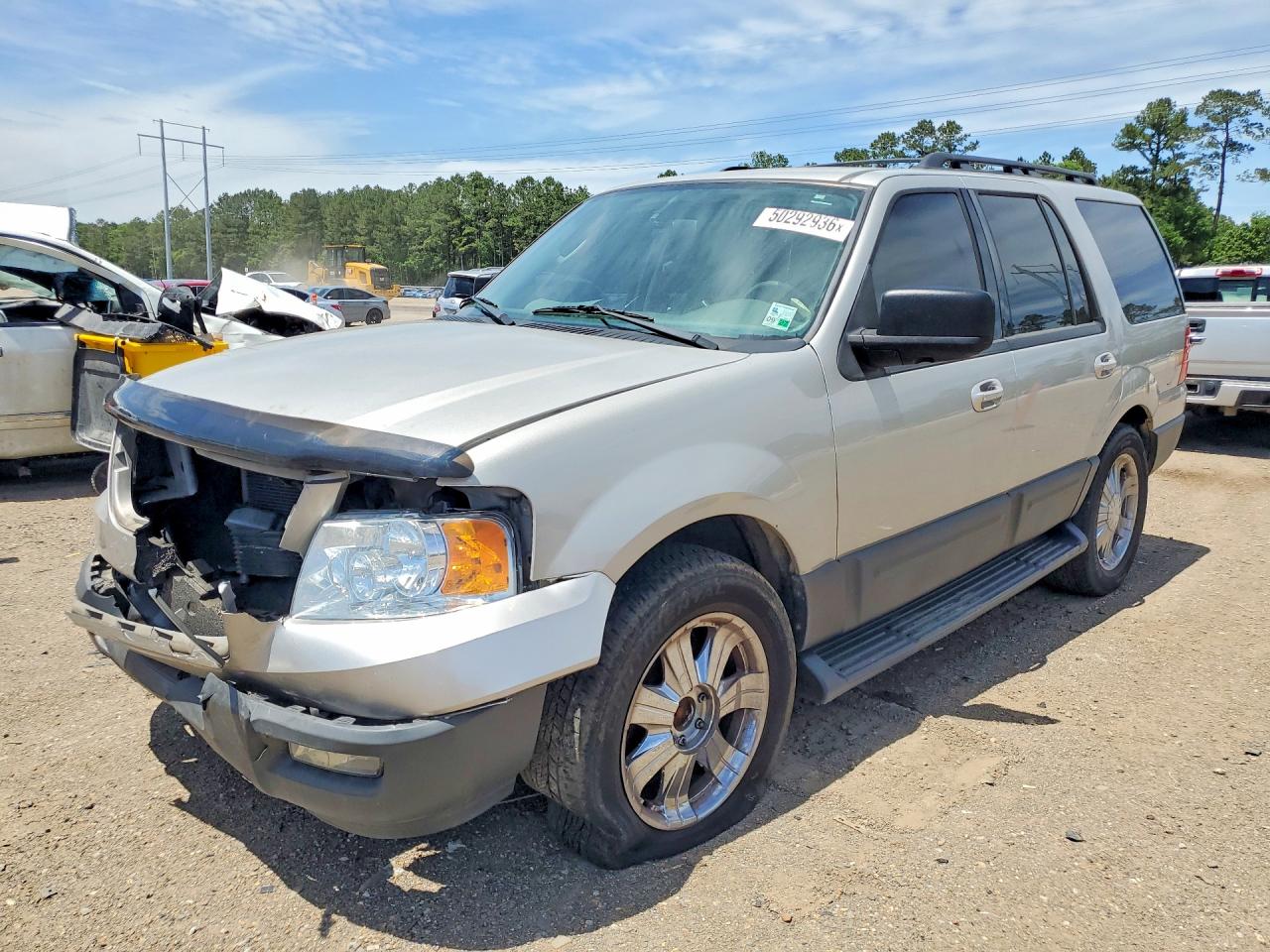 Salvage Ford Expedition Image
