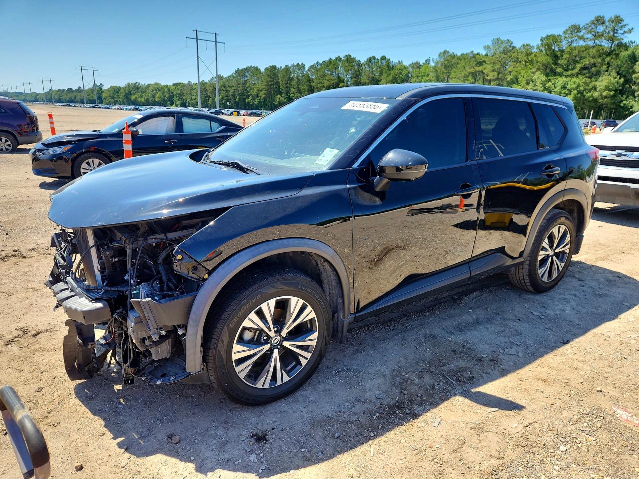Salvage Nissan Rogue Image