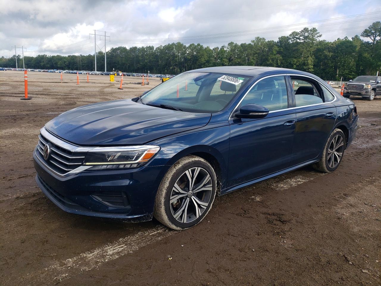 Salvage Volkswagen Passat Image