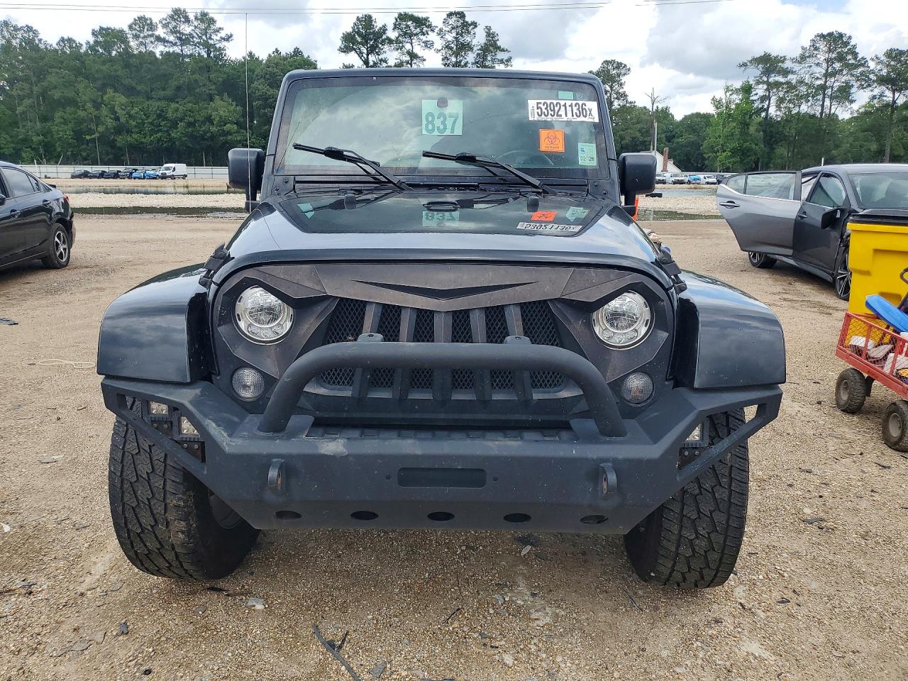 Jeep Wrangler Sahara