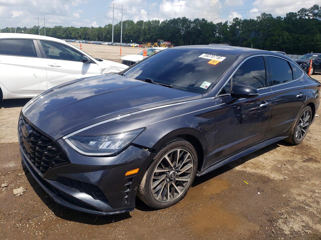 Salvage Hyundai SONATA Image