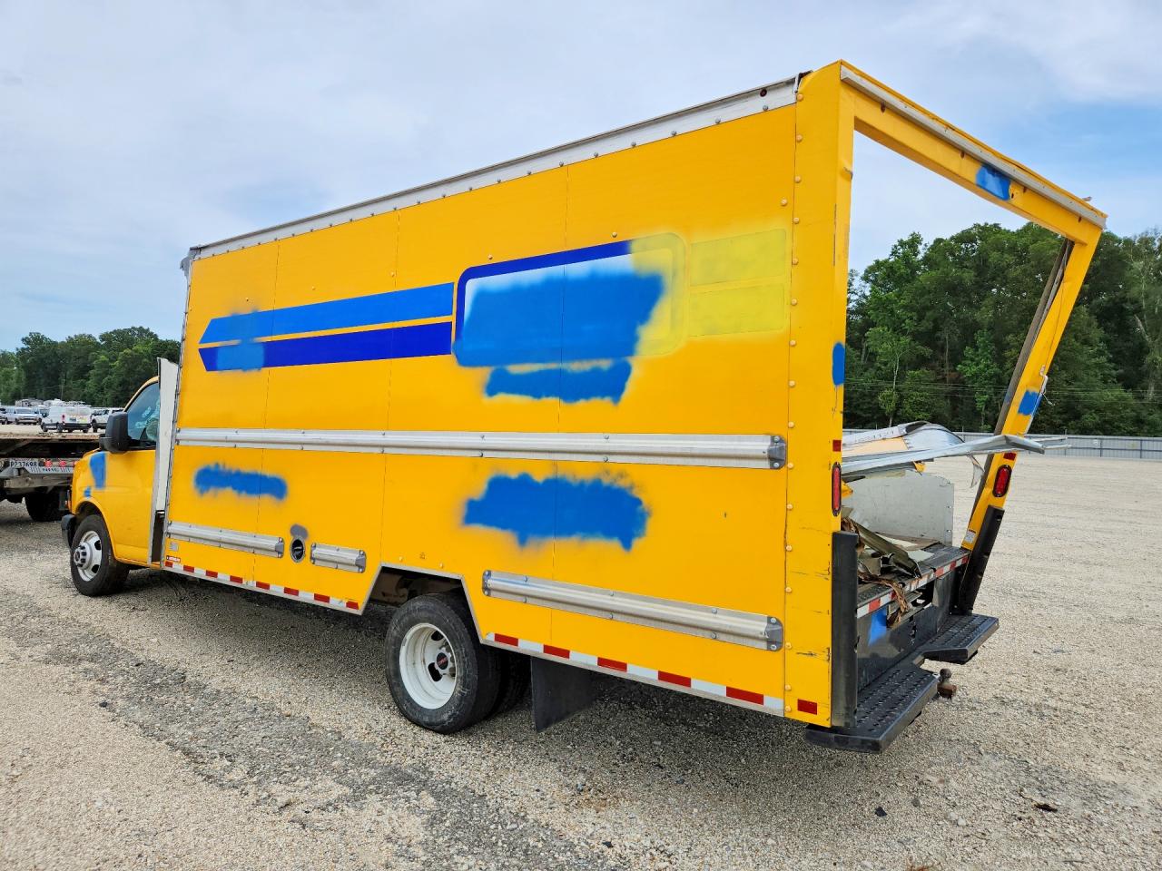 GMC Savana Cutaway G3500