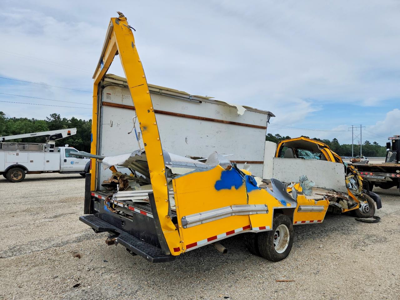 GMC Savana Cutaway G3500