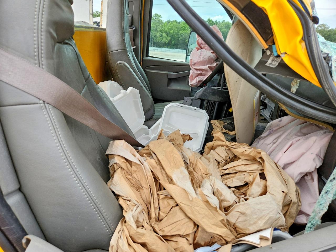 GMC Savana Cutaway G3500