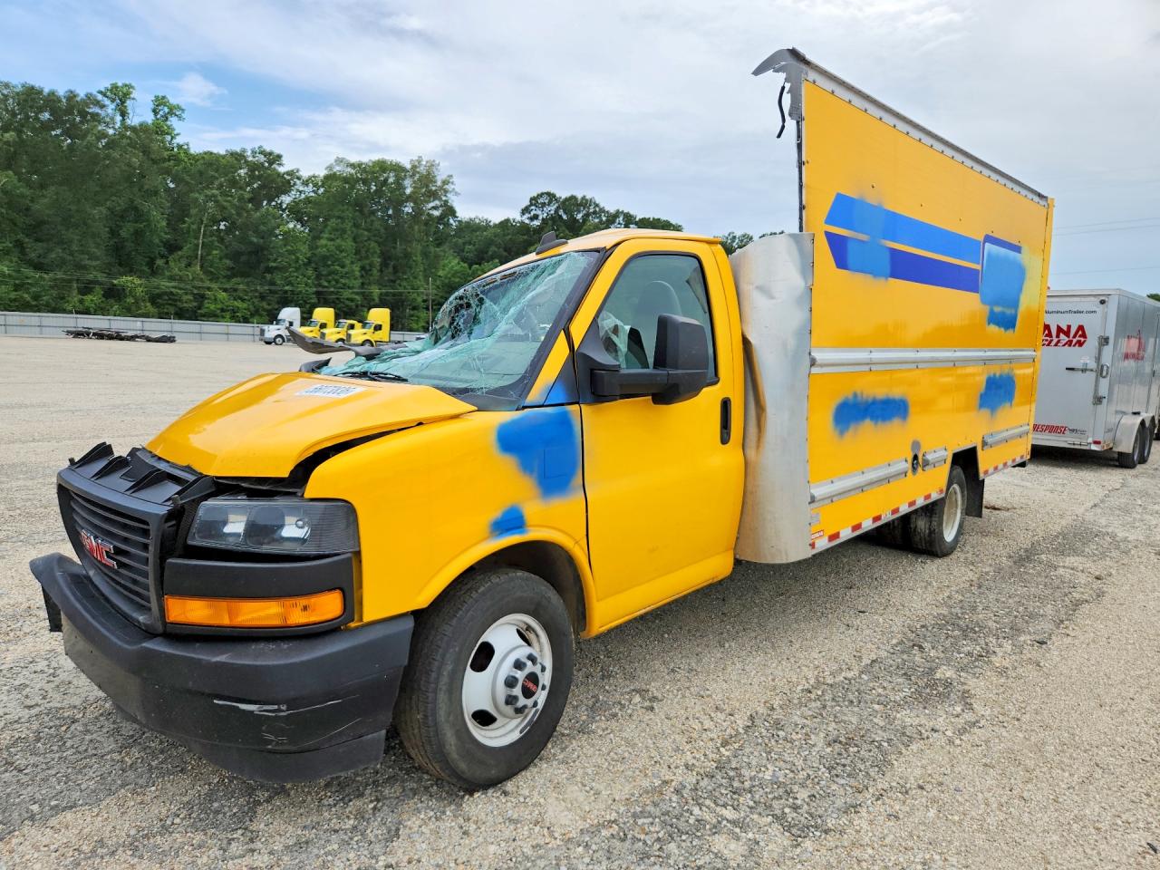 Salvage GMC Savana Image