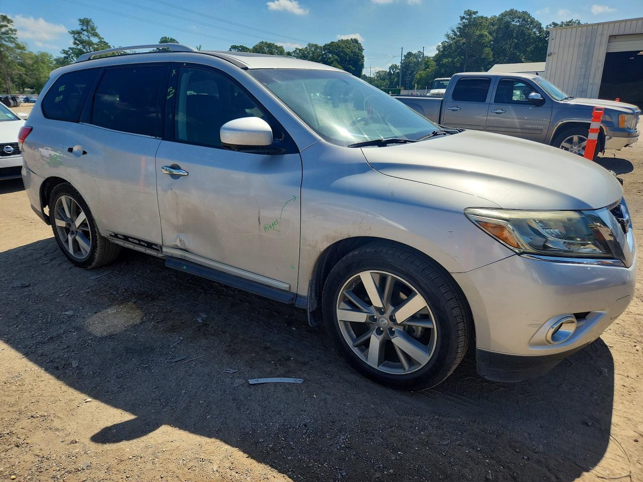 Nissan Pathfinder Platinum