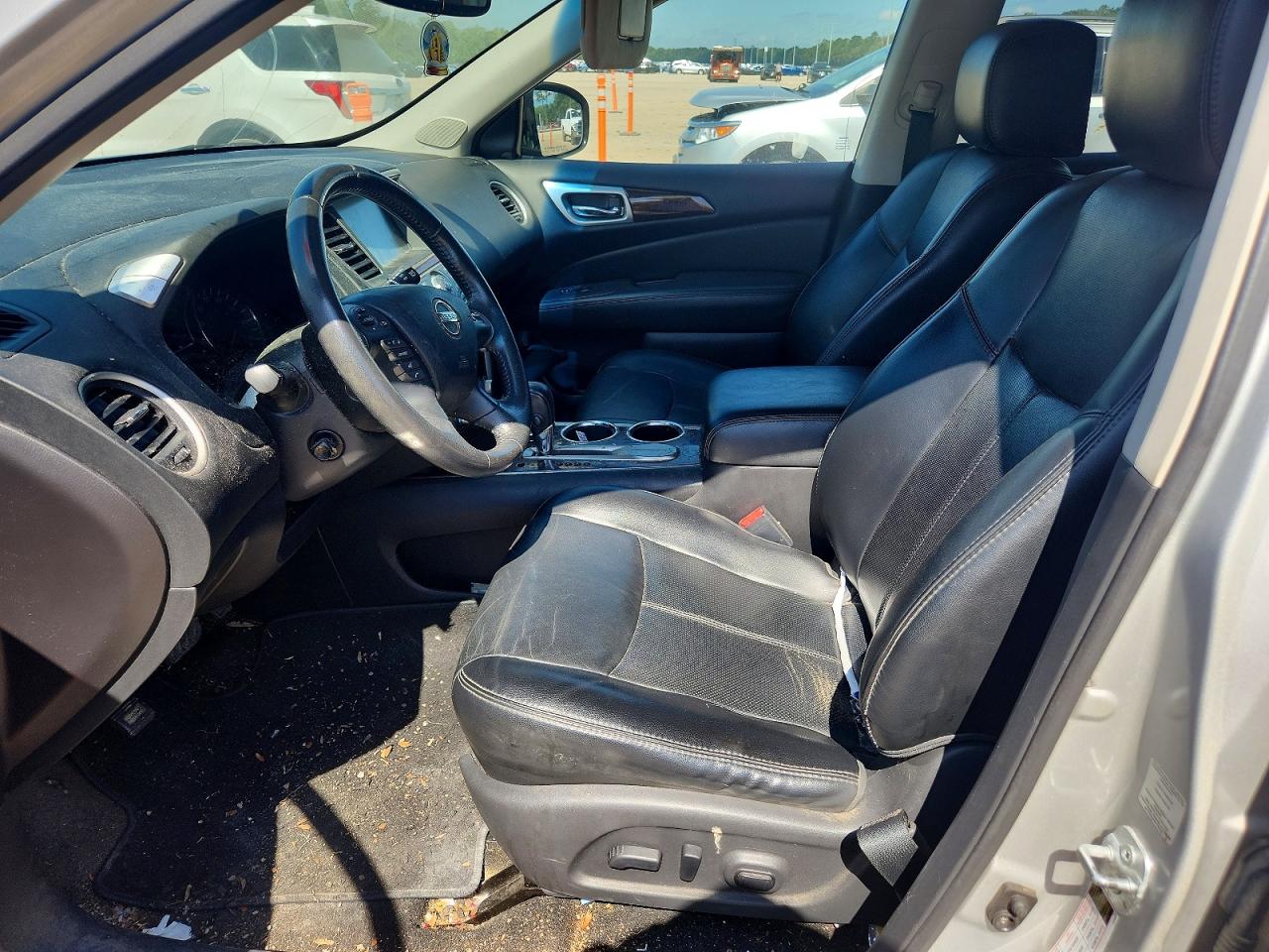 Nissan Pathfinder Platinum
