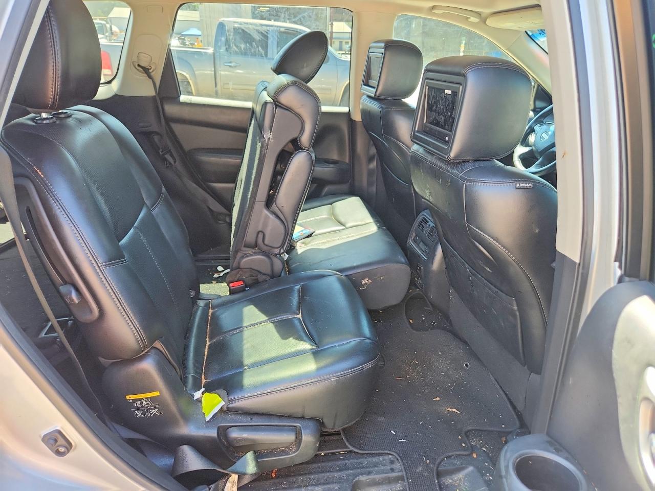 Nissan Pathfinder Platinum