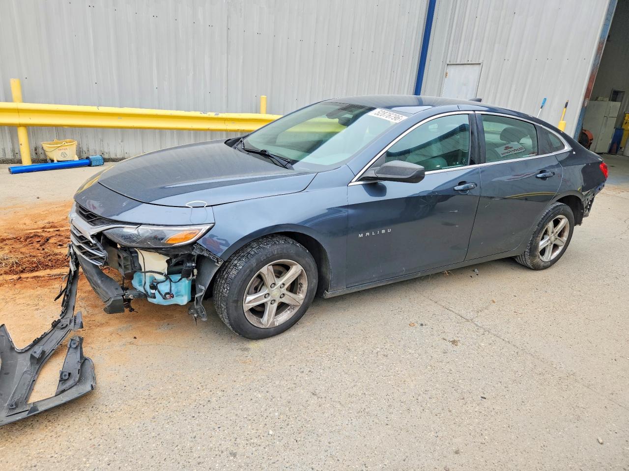 Salvage Chevrolet Malibu Image