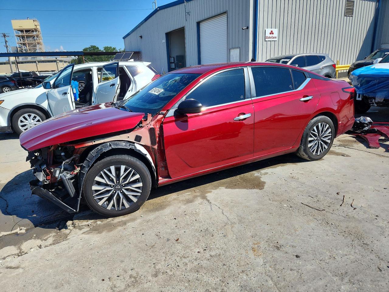 Salvage Nissan Altima Image