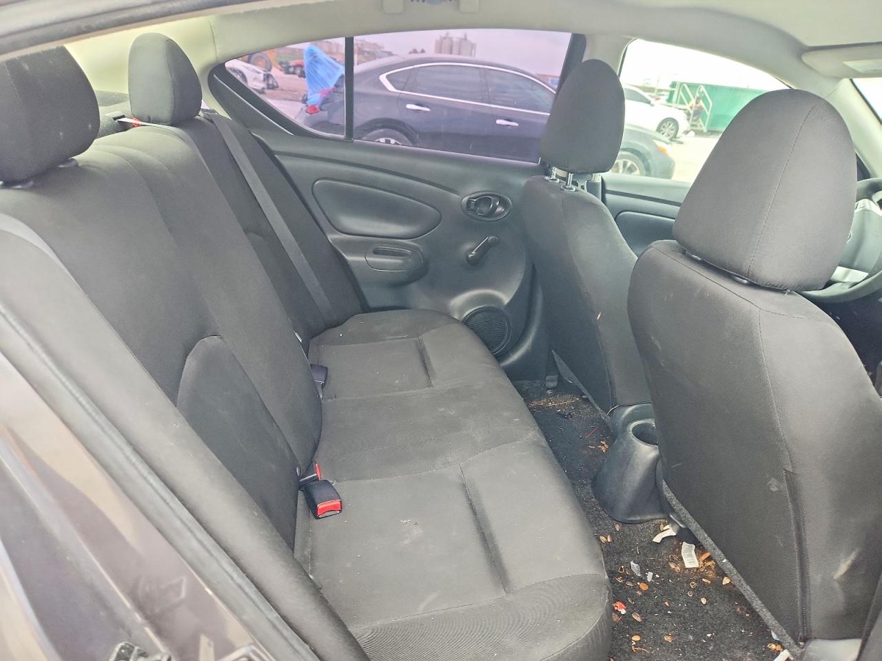 Nissan Versa S