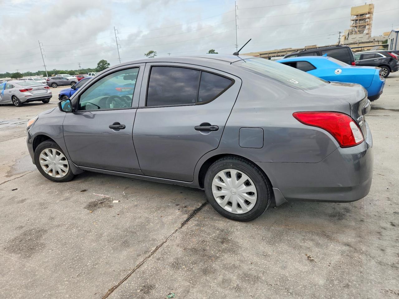 Nissan Versa S