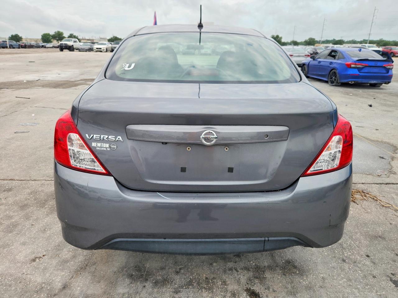 Nissan Versa S