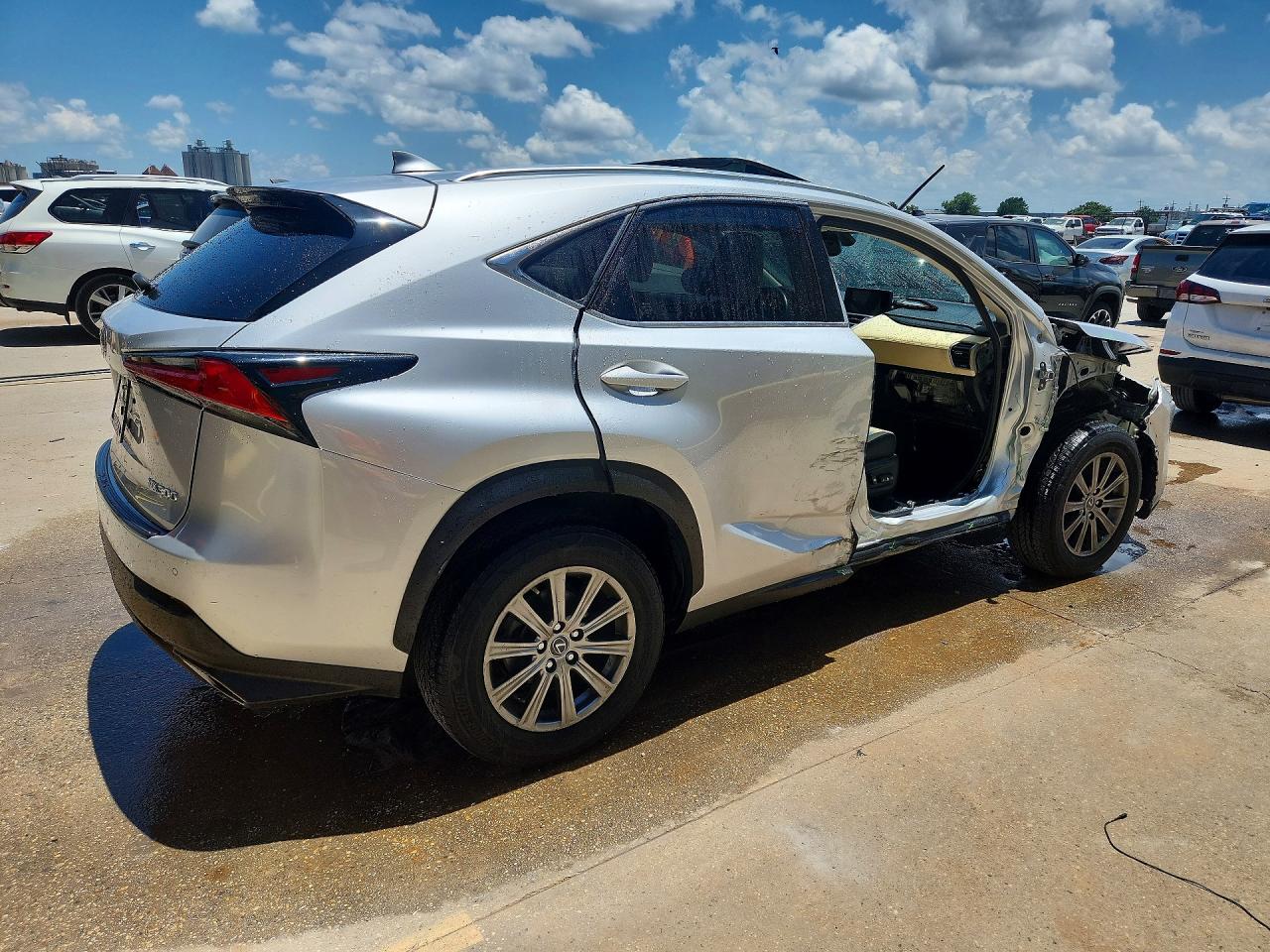 Lexus NX Base