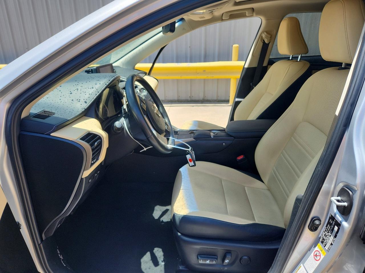 Lexus NX Base