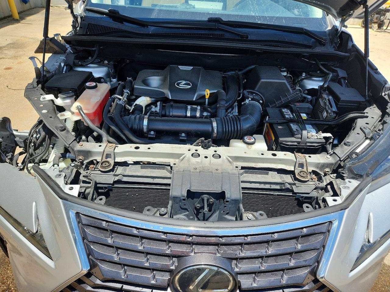 Lexus NX Base