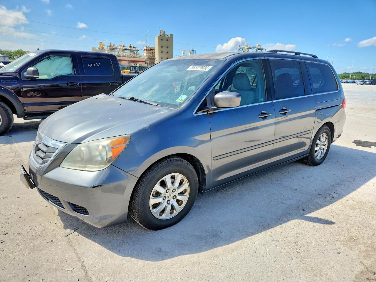 Salvage Honda Odyssey Image