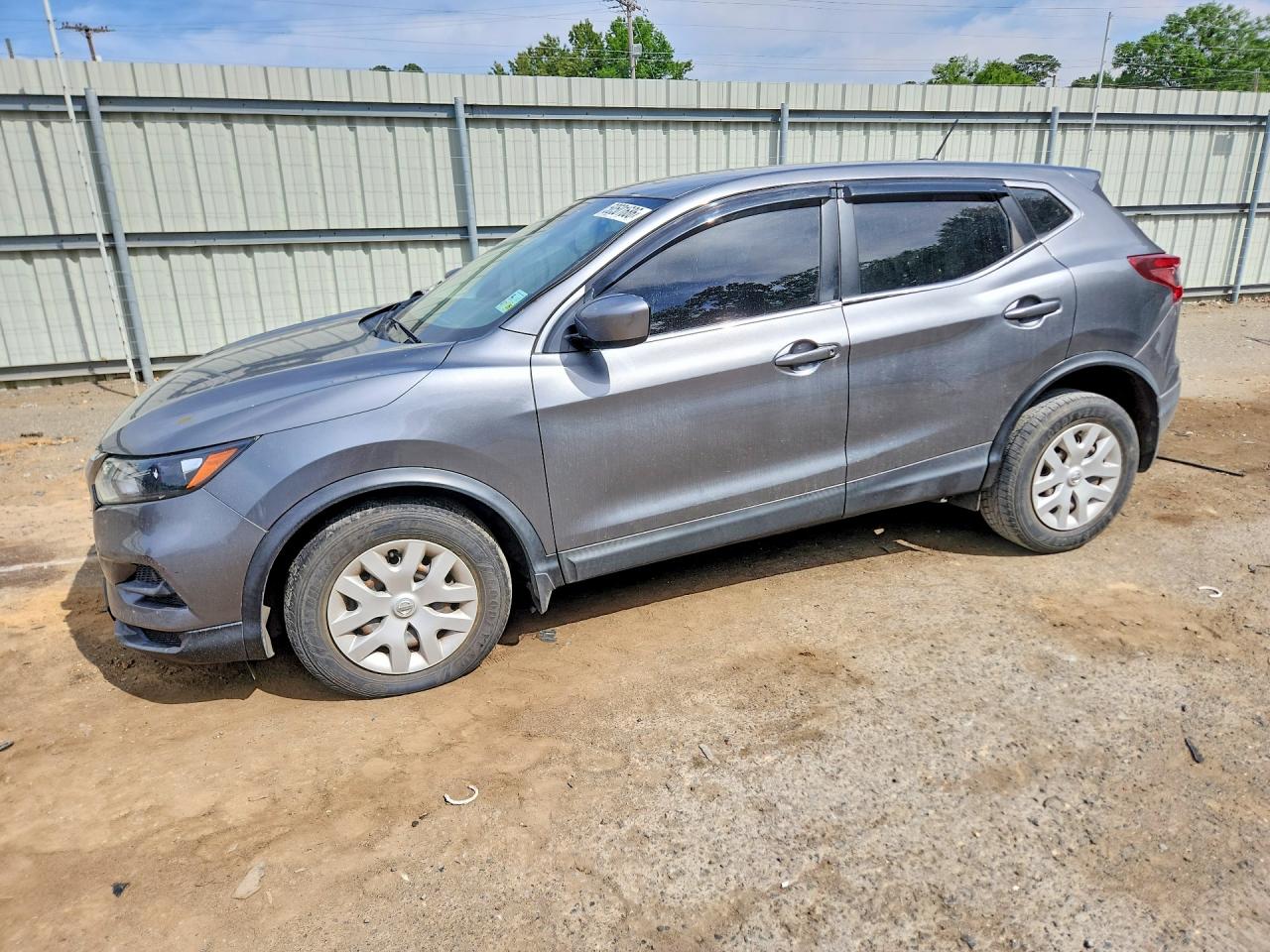 Salvage Nissan Rogue Image