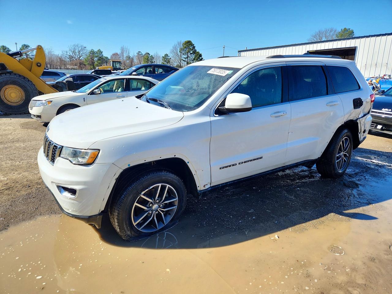 Salvage Jeep Grand Cherokee Image