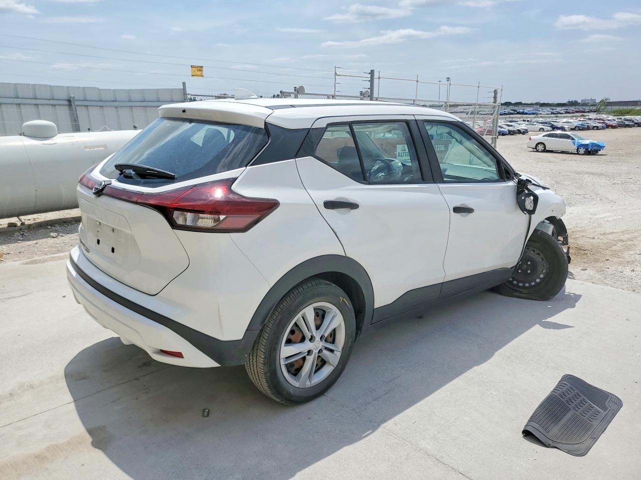 Nissan Kicks S
