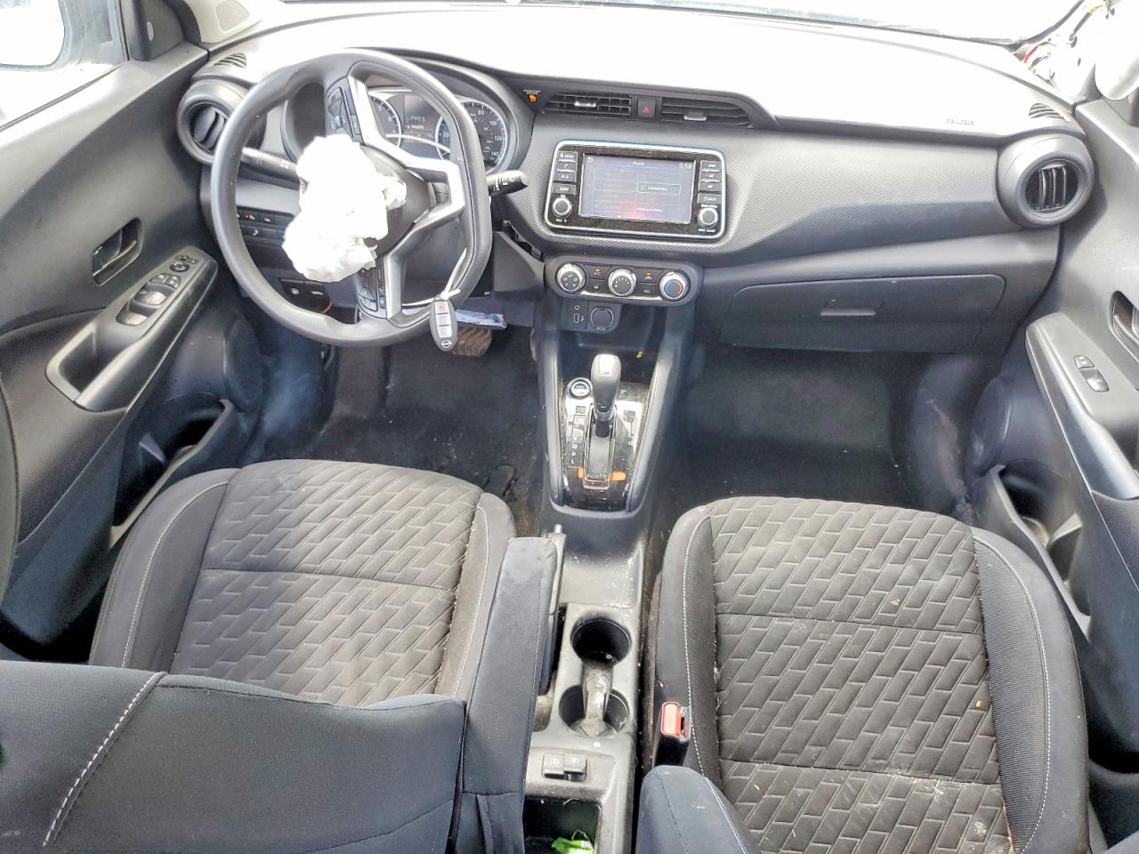 Nissan Kicks S