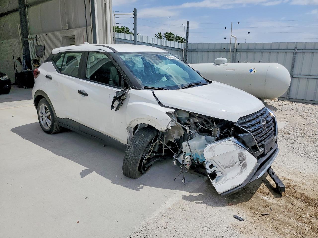 Nissan Kicks S
