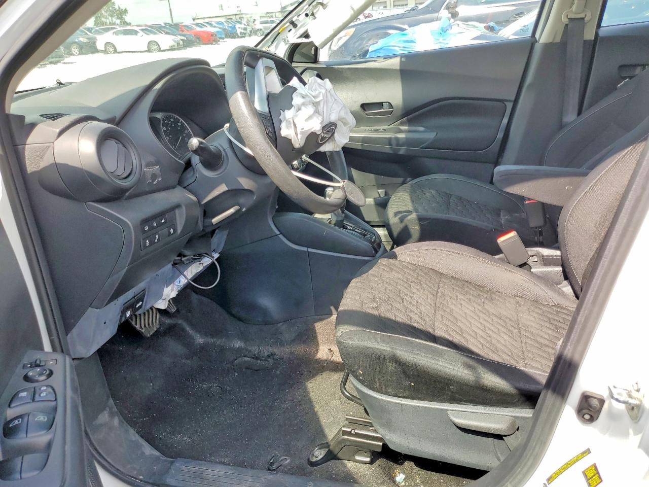 Nissan Kicks S